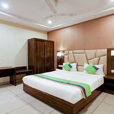 Treebo Trend Sindhura Grand Hotel Хидерабад Екстериор снимка