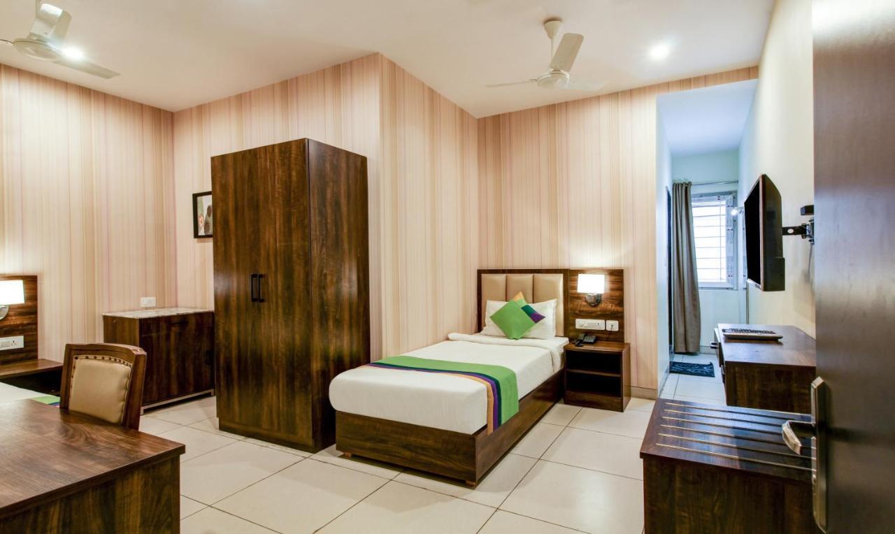 Treebo Trend Sindhura Grand Hotel Хидерабад Екстериор снимка