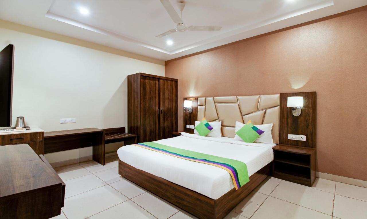 Treebo Trend Sindhura Grand Hotel Хидерабад Екстериор снимка