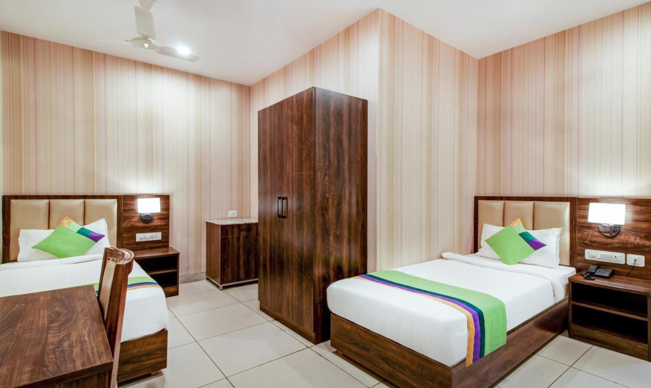 Treebo Trend Sindhura Grand Hotel Хидерабад Екстериор снимка
