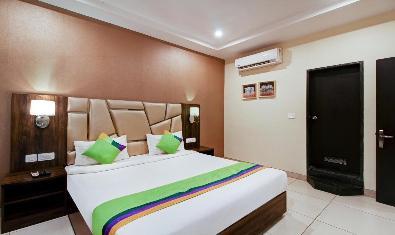 Treebo Trend Sindhura Grand Hotel Хидерабад Екстериор снимка